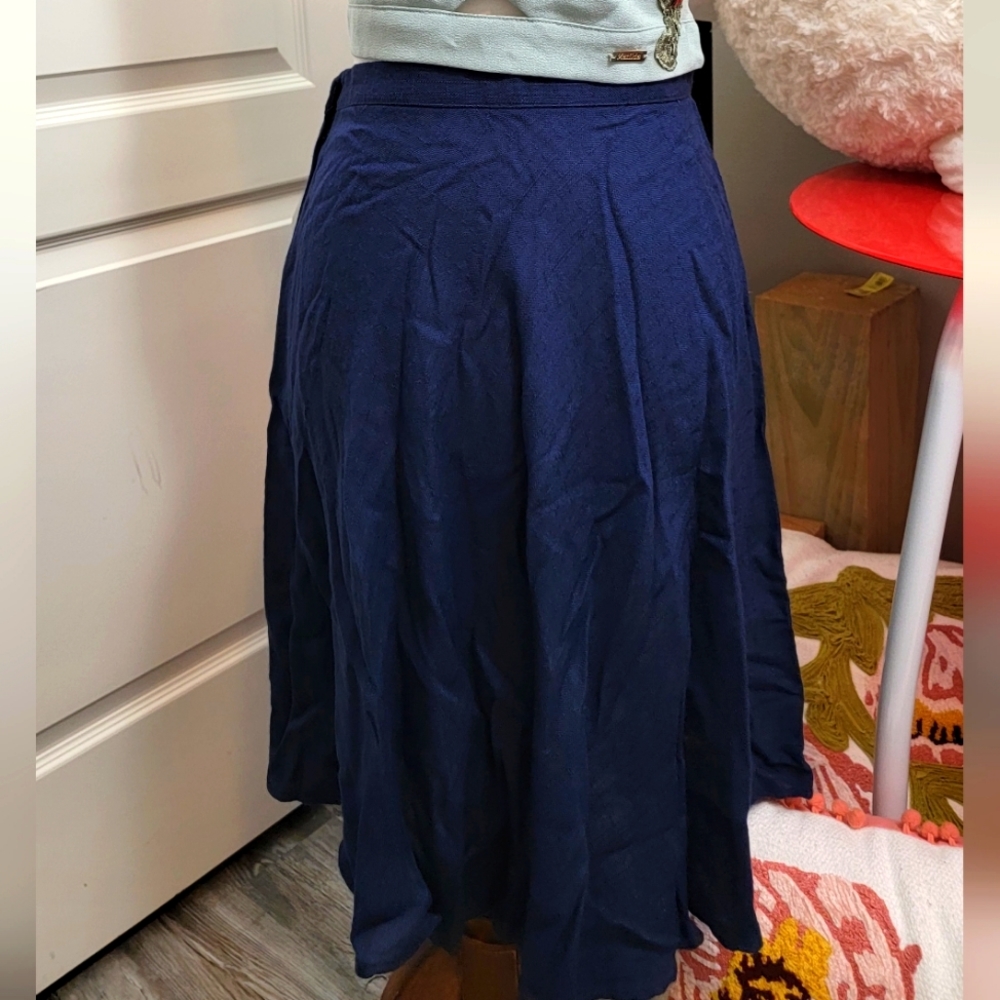 Beautiful skirt blue size small navy blue